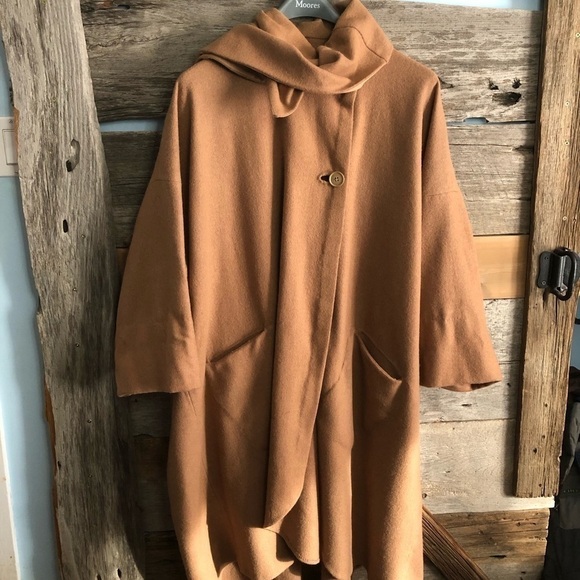 VINTAGE Handmade Plus Size Wool Camel Long Cape - Picture 1 of 8